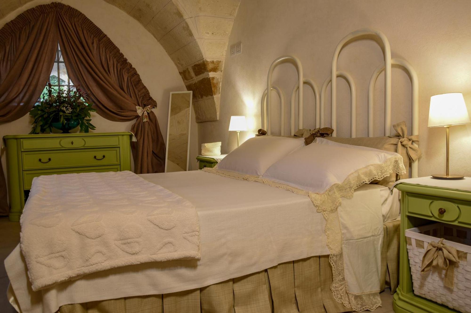Antica Casina B&B Di Charme Pulsano Bagian luar foto