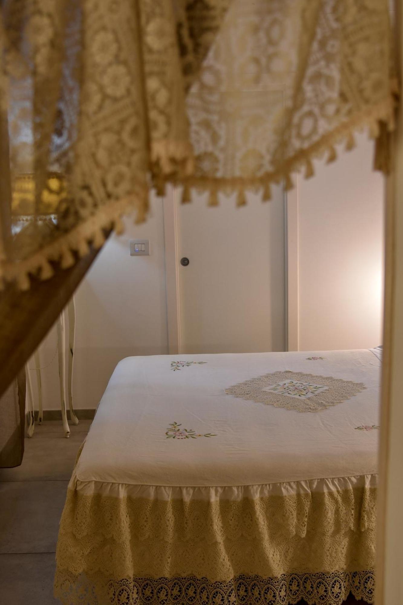 Antica Casina B&B Di Charme Pulsano Bagian luar foto